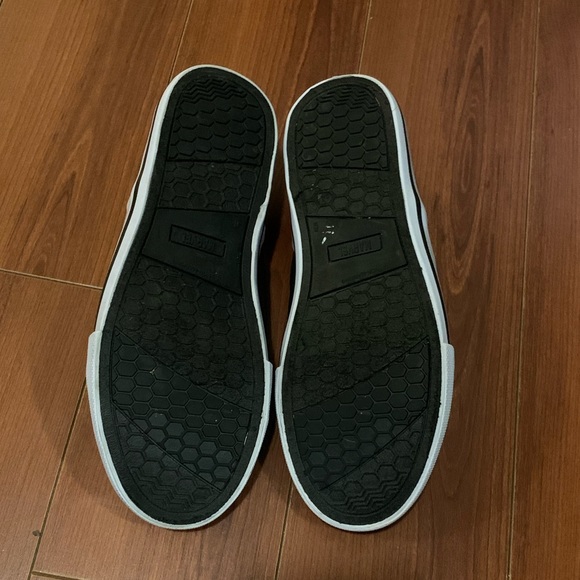 Avengers Canvas Shoes - Picture 7 of 8